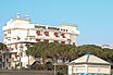 Das Hotel Agora Direkt Am Strand Von Jesolo Gelegen