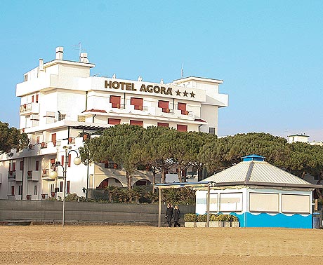 Hotel Agora with sea view at Jesolo photo