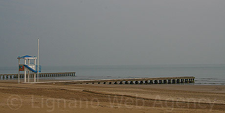 Vista spiaggia Jesolo di inverno foto