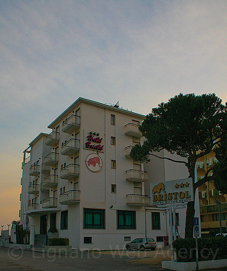 Hotelul Bristol din Jesolo foto