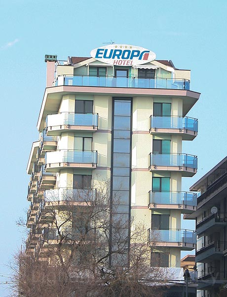 A tenger fele kilatasos Europa hotel Jesolon foto